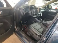2022 Volvo XC40 T4 4WD, синий — фото 16