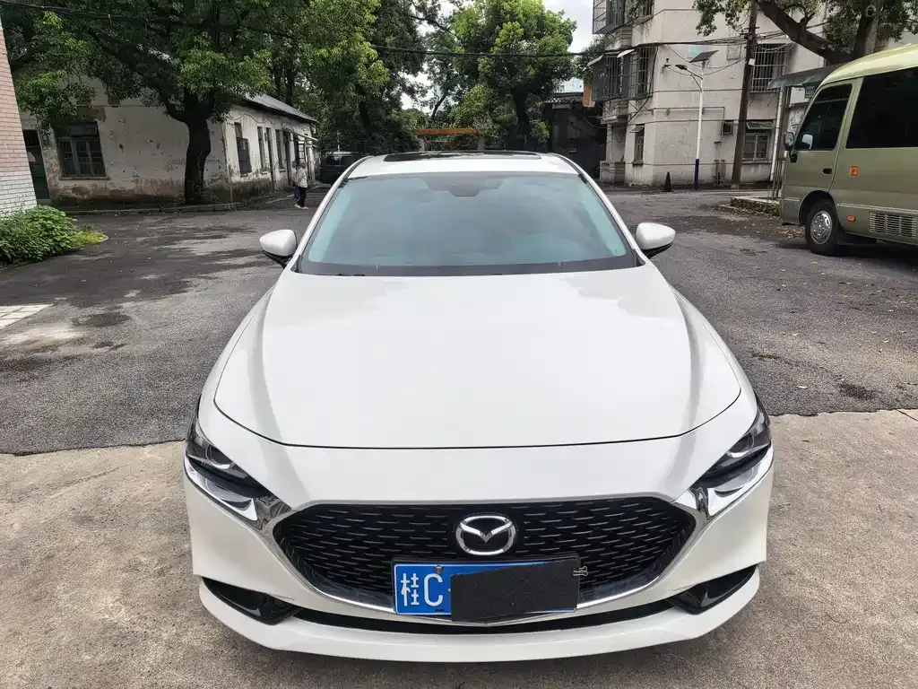 2023 Mazda 3 2.0L AT