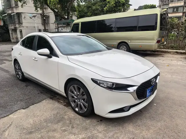 2023 Mazda 3 2.0L AT