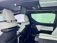 2020 Lexus LM 300h, чёрный — фото 22