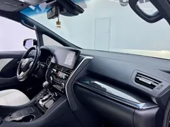 2020 Lexus LM 300h, чёрный — фото 42
