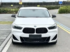 2023 BMW X2 sDrive25i M, белый — фото 3