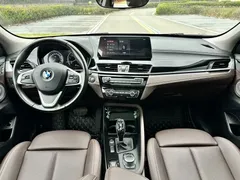 2023 BMW X2 sDrive25i M, белый — фото 13
