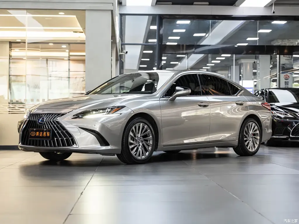 2021 Lexus ES 300h Premium