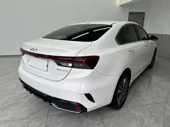 2023 Kia Cerato 1.5L CVT Luxury, белый — фото 6