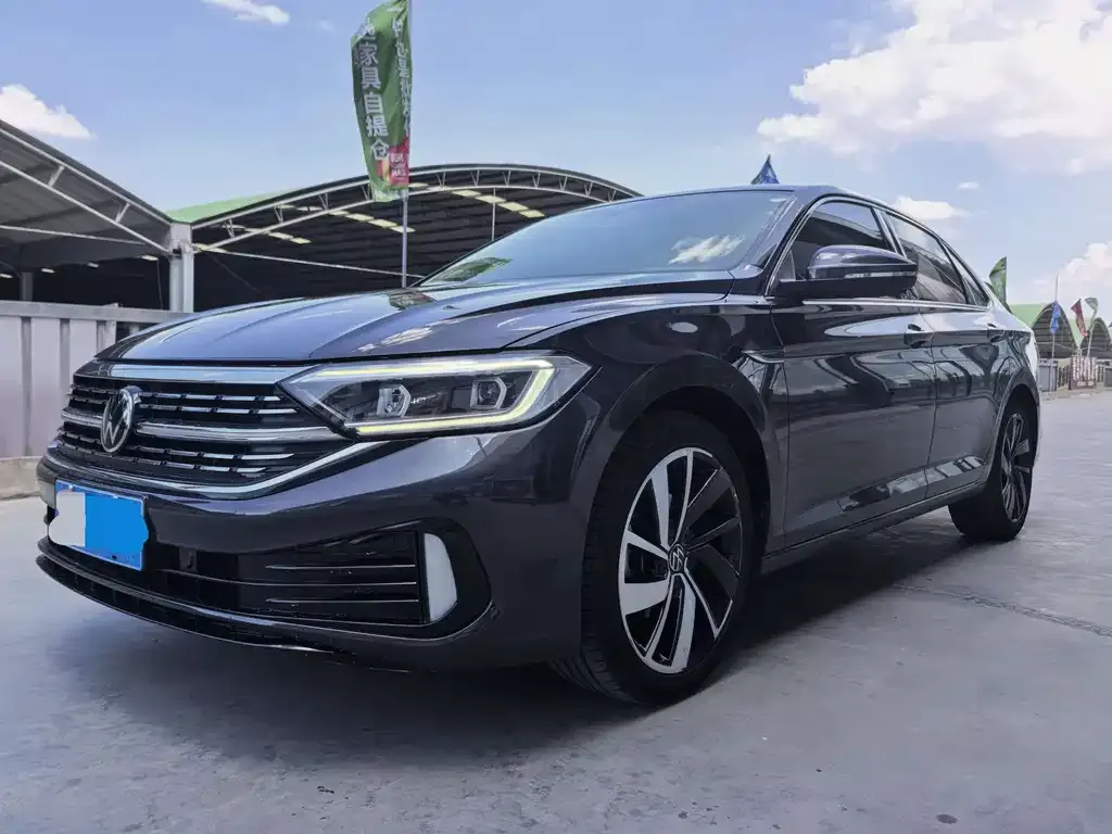 2023 Volkswagen Sagitar 300TSI DSG