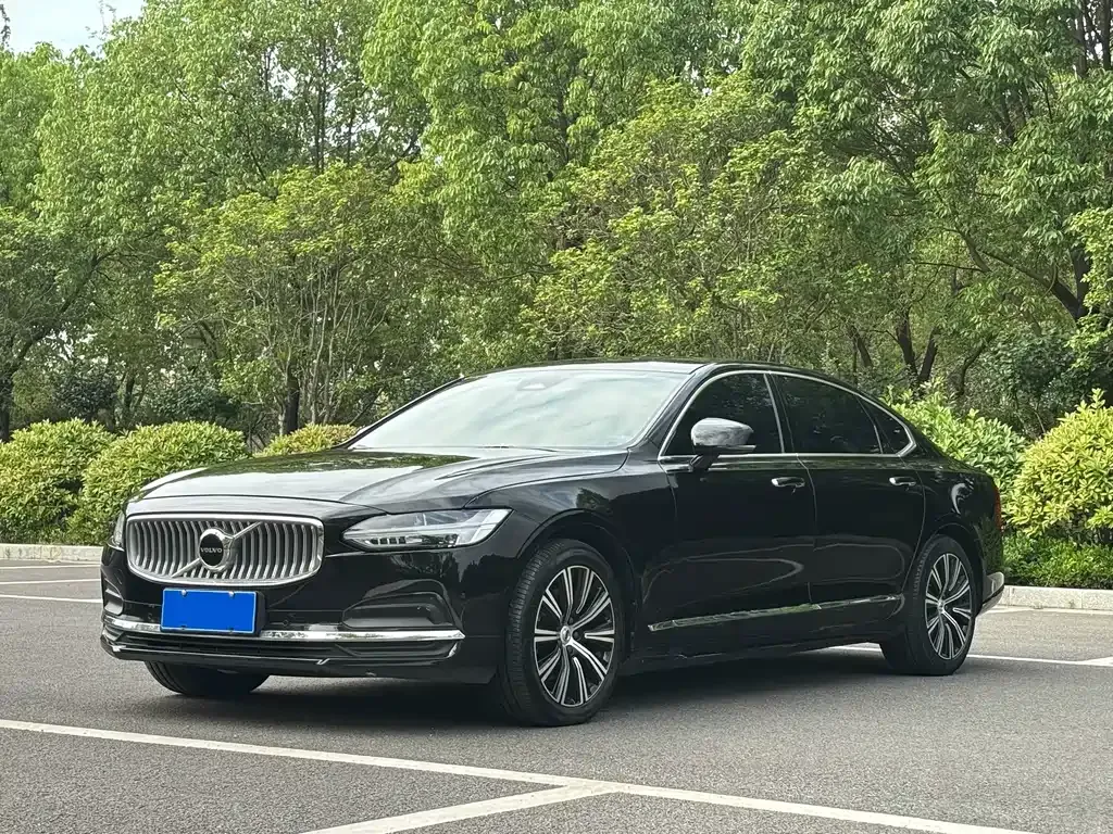 2022 Volvo S90 B5 Luxury