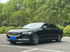 2022 Volvo S90 B5 Luxury, чёрный — фото 1