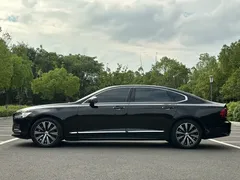 2022 Volvo S90 B5 Luxury, чёрный — фото 3