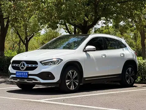 2020 Mercedes-Benz GLA 200