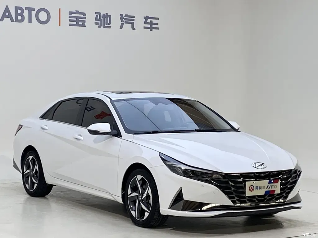 2022 Hyundai Elantra 1.5L CVT LUX Premium
