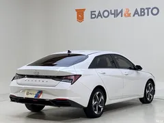 2022 Hyundai Elantra 1.5L CVT LUX Premium — фото 5