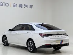 2022 Hyundai Elantra 1.5L CVT LUX Premium — фото 7