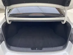 2022 Hyundai Elantra 1.5L CVT LUX Premium — фото 12