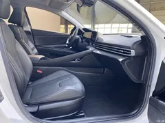 2022 Hyundai Elantra 1.5L CVT LUX Premium — фото 15