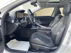 2022 Hyundai Elantra 1.5L CVT LUX Premium — фото 17
