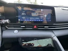 2022 Hyundai Elantra 1.5L CVT LUX Premium — фото 22