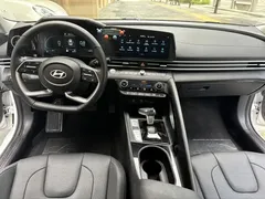 2023 Hyundai Elantra 1.5L CVT LUX Premium, белый — фото 7