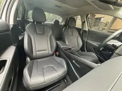 2023 Hyundai Elantra 1.5L CVT LUX Premium, белый — фото 9