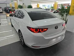 2022 Mazda 3 2.0L AT, белый — фото 5