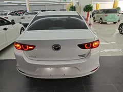2022 Mazda 3 2.0L AT, белый — фото 6