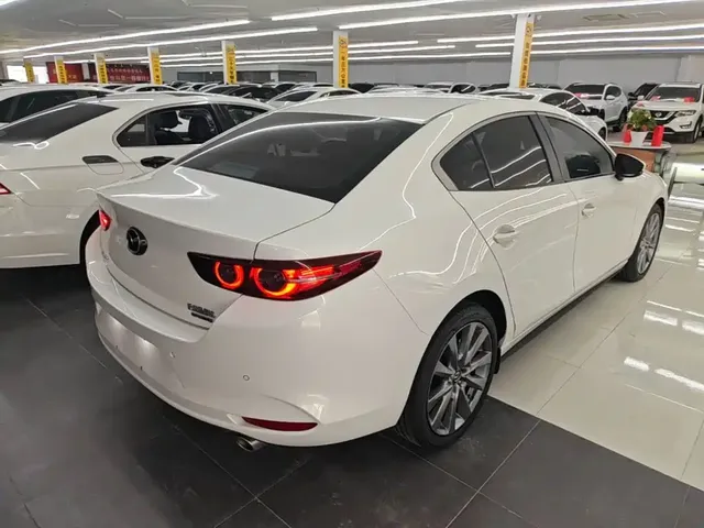 2022 Mazda 3 2.0L AT