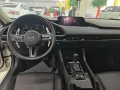 2022 Mazda 3 2.0L AT, белый — фото 10