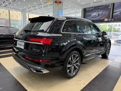 2021 Audi Q7 55 TFSI quattro S line, чёрный — фото 26