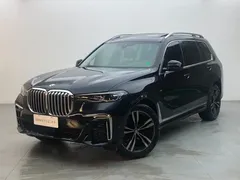 2021 BMW X7 xDrive40i M, чёрный — фото 1