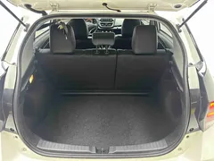 2022 Toyota Yaris L Zhixuan X 1.5L CVT PLUS, белый — фото 19