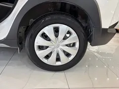 2022 Toyota Yaris L Zhixuan X 1.5L CVT PLUS, белый — фото 20