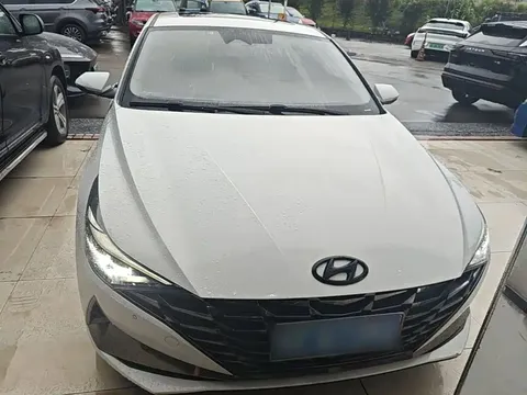 2022 Hyundai Elantra 1.5L CVT LUX Premium