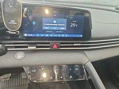 2022 Hyundai Elantra 1.5L CVT LUX Premium, белый — фото 11