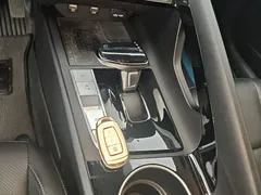 2022 Hyundai Elantra 1.5L CVT LUX Premium, белый — фото 12
