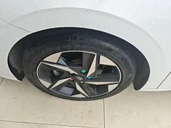2022 Hyundai Elantra 1.5L CVT LUX Premium, белый — фото 21