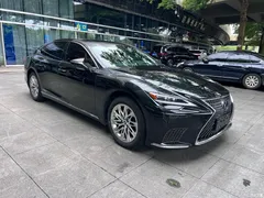 2021 Lexus LS 500h Luxury, чёрный — фото 3