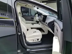 2025 Li Auto i8 Standard, чёрный — фото 8