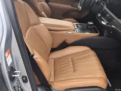 2021 Lexus LS 500h Executive — фото 17