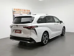 2023 Toyota Granvia 2.5L Hybrid Premium PLUS — фото 2