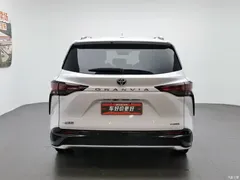 2023 Toyota Granvia 2.5L Hybrid Premium PLUS — фото 4