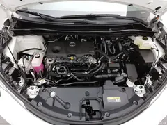 2023 Toyota Granvia 2.5L Hybrid Premium PLUS — фото 6