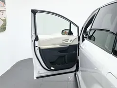 2023 Toyota Granvia 2.5L Hybrid Premium PLUS — фото 8