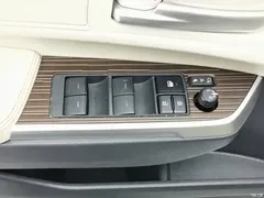 2023 Toyota Granvia 2.5L Hybrid Premium PLUS — фото 9