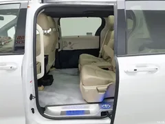 2023 Toyota Granvia 2.5L Hybrid Premium PLUS — фото 15