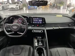 2021 Hyundai Elantra 1.5L CVT GLX Elite — фото 20