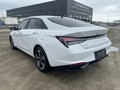 2021 Hyundai Elantra 1.5L CVT GLX Elite — фото 27