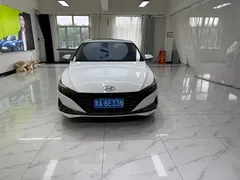 2022 Hyundai Elantra 1.5L CVT LUX Premium, белый — фото 2
