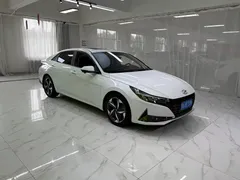 2022 Hyundai Elantra 1.5L CVT LUX Premium, белый — фото 3