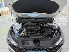 2022 Hyundai Elantra 1.5L CVT LUX Premium, белый — фото 23