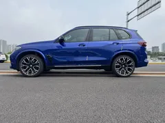 2022 BMW X5 M, синий — фото 9